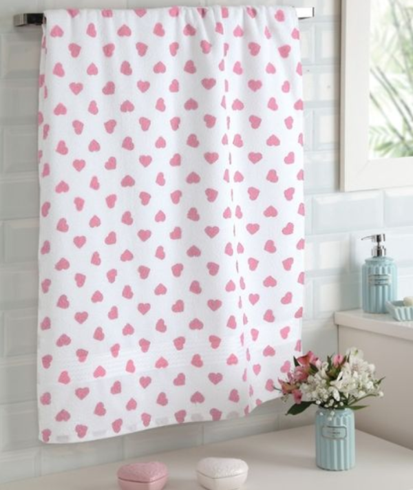 Toalla prisma corazones rosados
